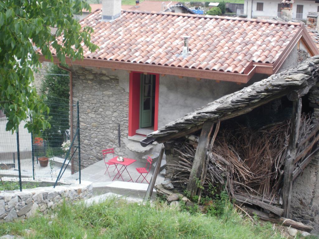 Tuschaus Casa de hóspedes Domaso Exterior foto